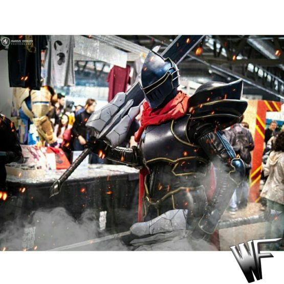 Momonga armor cosplay