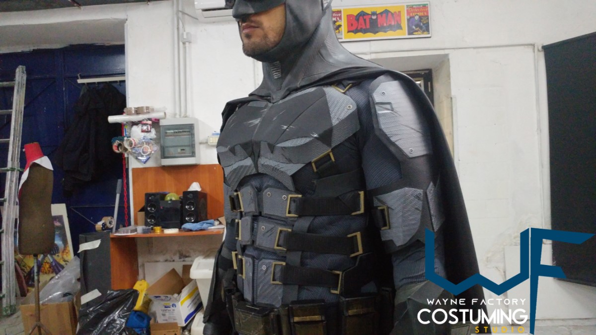 batman jla version justice league costume cosplay mask/cowl suit screen print tactical mask and version, superman vs batman armor logo emblem