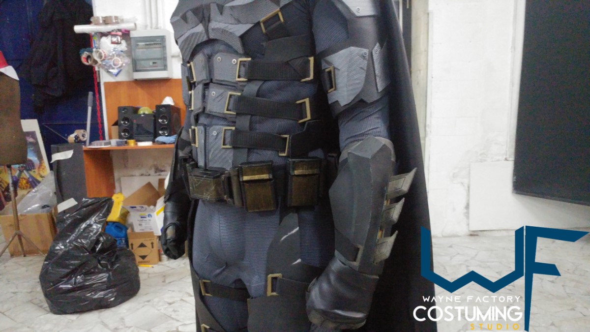 batman jla version justice league costume cosplay mask/cowl suit screen print tactical mask and version, superman vs batman armor logo emblem