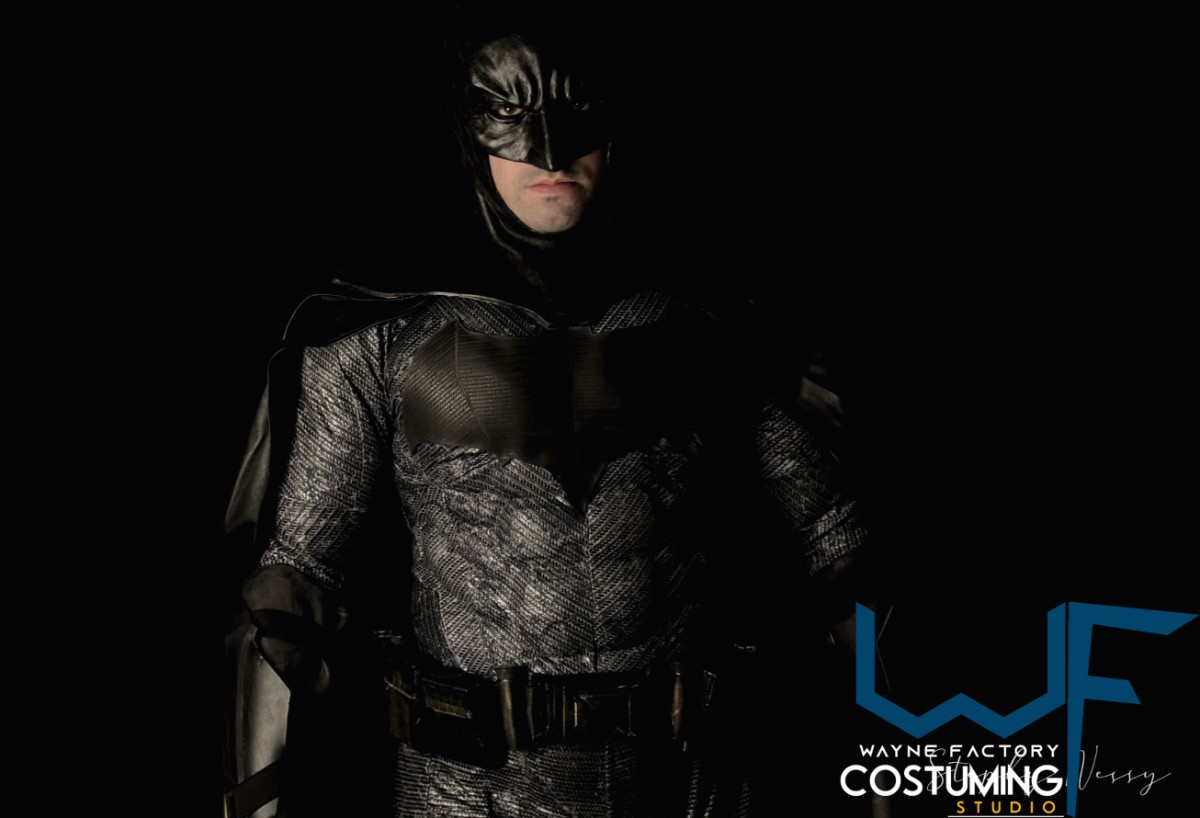 batman jla version justice league costume cosplay mask/cowl suit screen print tactical mask and version, superman vs batman armor logo emblem