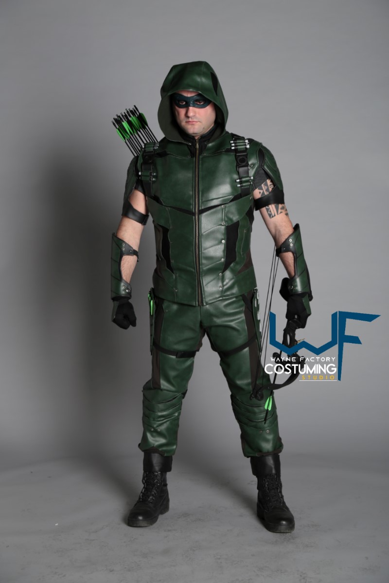 green arrow freccia verde dc comics cosplay costume complete with accessories and props inspired